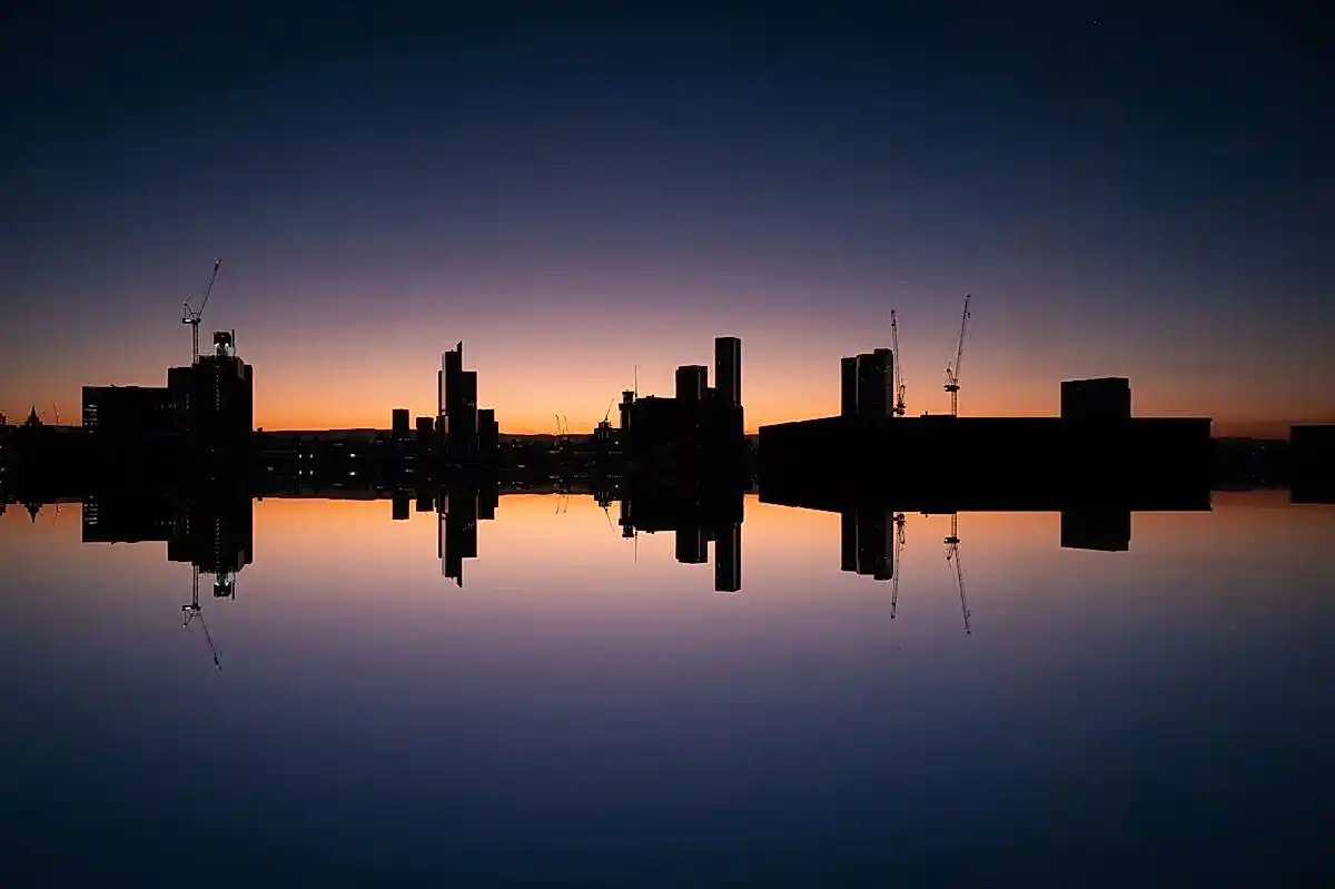 Oszkar is an event photographer based in Manchester.